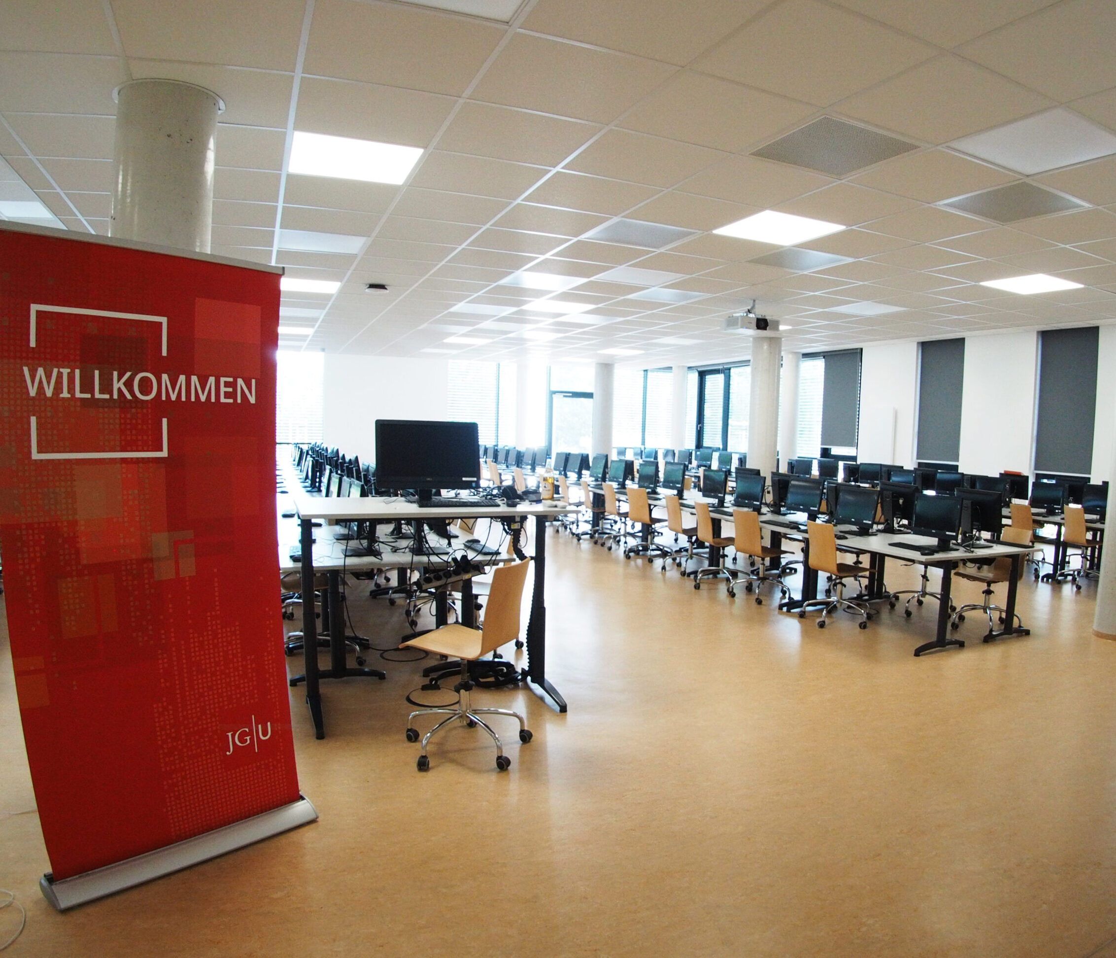 Erste EKlausur im neuen Raum KISS Zentrum für Datenverarbeitung